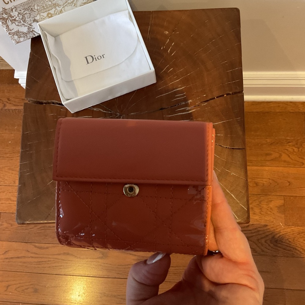 Lady Dior Coral Cannage Patent Leather Wallet with Charm - Picture 5 of 8